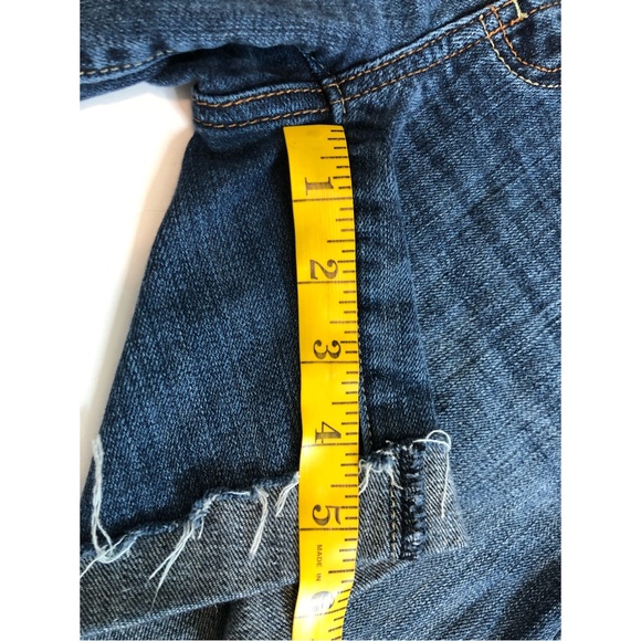 American Eagle Low Rise Favorite Boyfriend Mid Length Denim Shorts - Picture 11 of 13